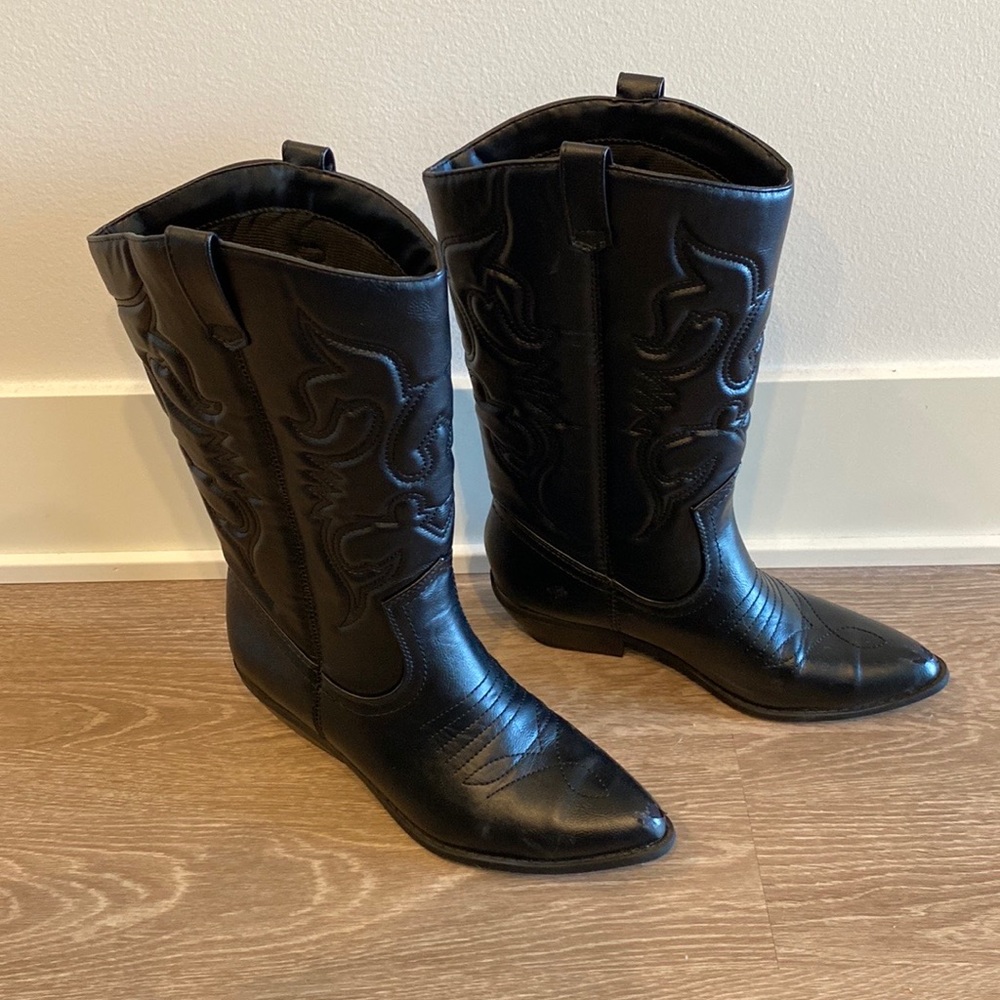 Black Cowboy Boots, Womens size 10 (runs small and fits true 9.5)